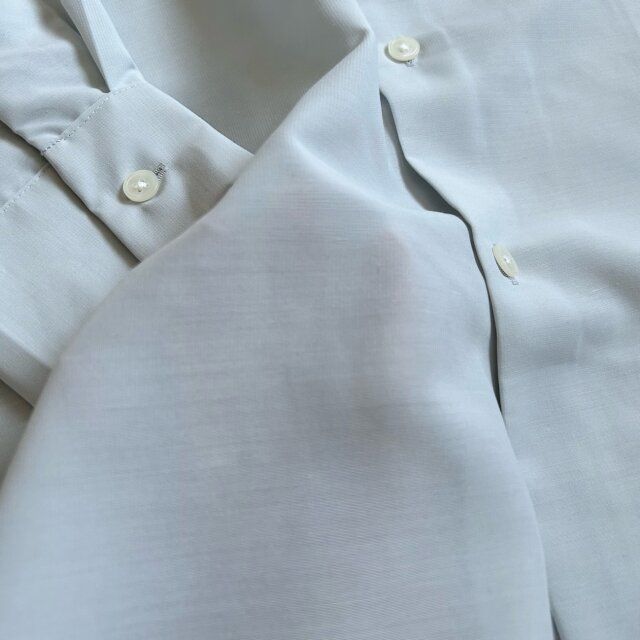 GUイージーケアシアーオーバーサイズシャツの透け感