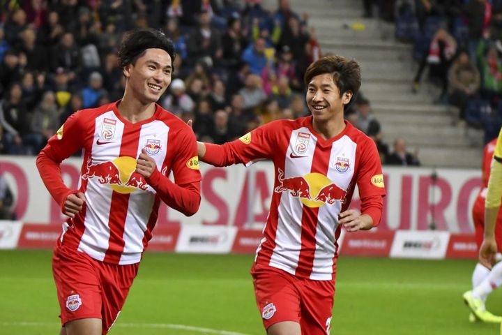 奥川雅也、ラジオで答えた「間近で見たハーランドの凄さ」「南野拓実は優しい、堂安律はかわいい」