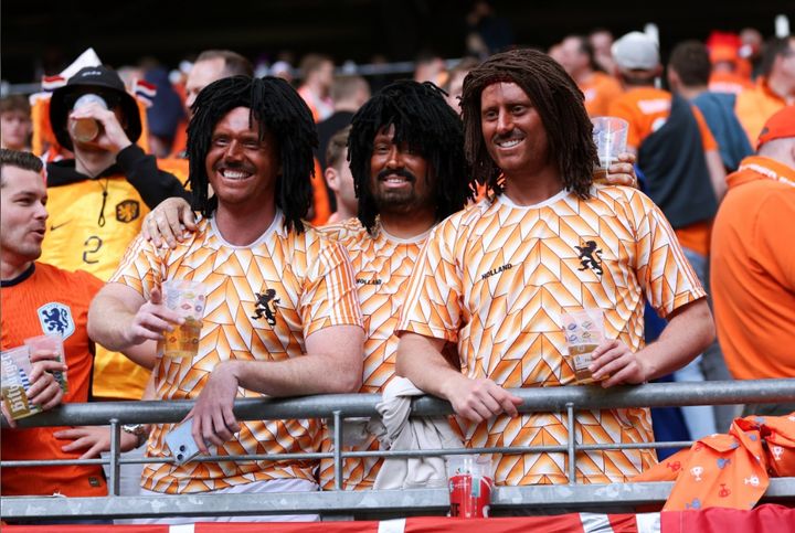 EURO2024、オランダファンの黒人メイクが炎上…しかし、フリット本人は「とても光栄」