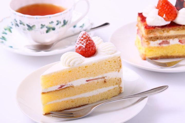 画像: ケーキ屋で、客「最後の1個ください」店員「分かりました」→ その後、店員が取った行動に「えぇ！？」