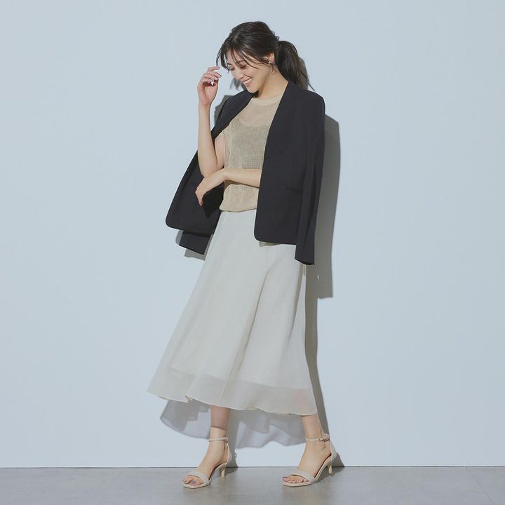 画像: 【プラステ】ノーカラージャケット（プレミアムオックス・マシンウォッシャブル） ¥17,000 www.plst.com