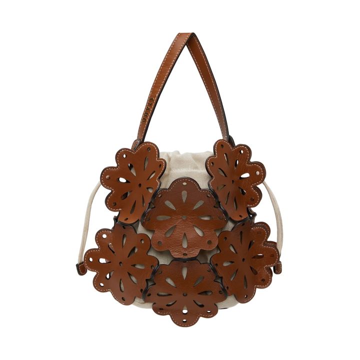 バッグ ￥49,000／STAUD