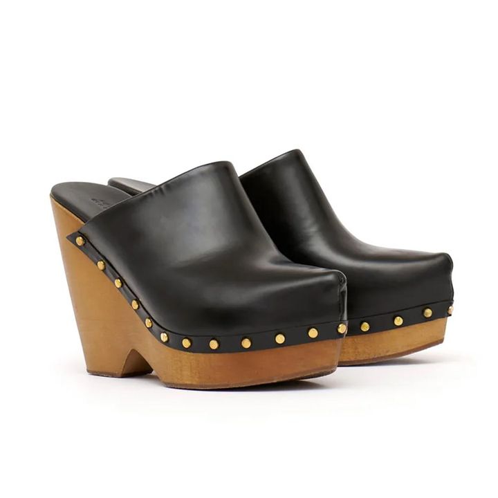 クロッグ ￥127,600／ISABEL MARANT