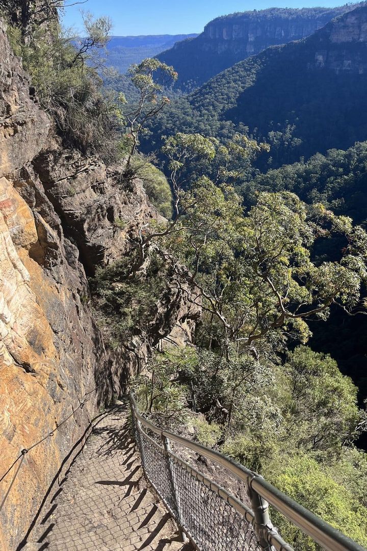 【シドニーの旅案内】 壮大な自然を感じる山登り！：モデル・道木マヤのオーストラリア旅 第2回