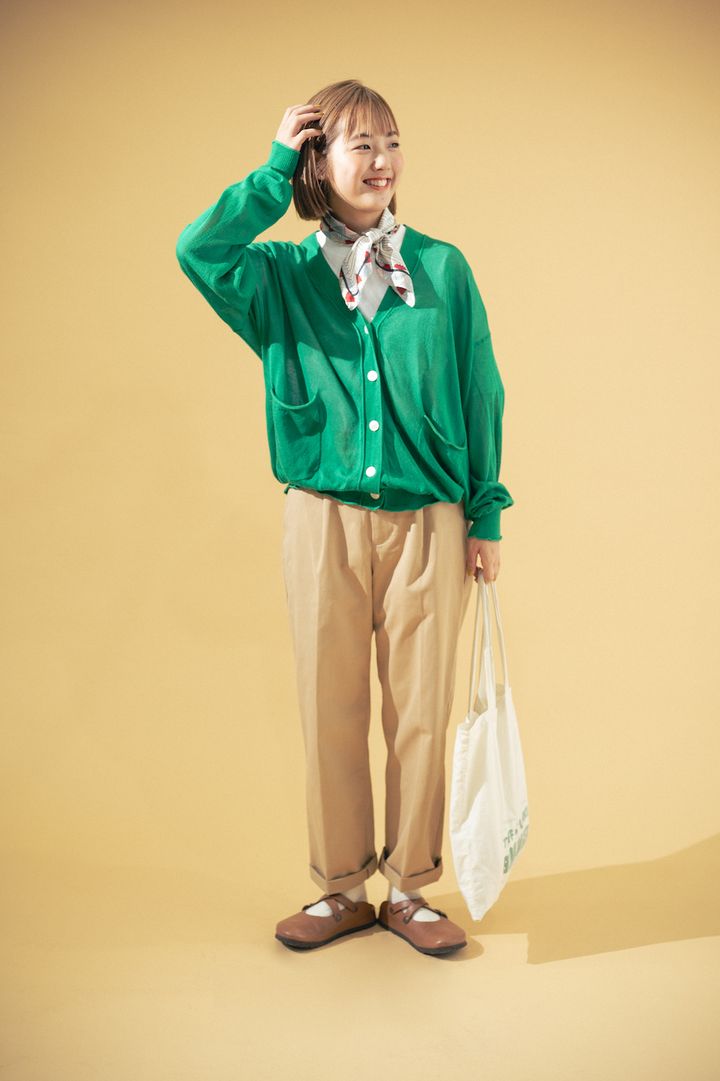 【最低気温19度×梅雨】の服装8選。Tシャツと薄手カーディガンのコンビが正解です！