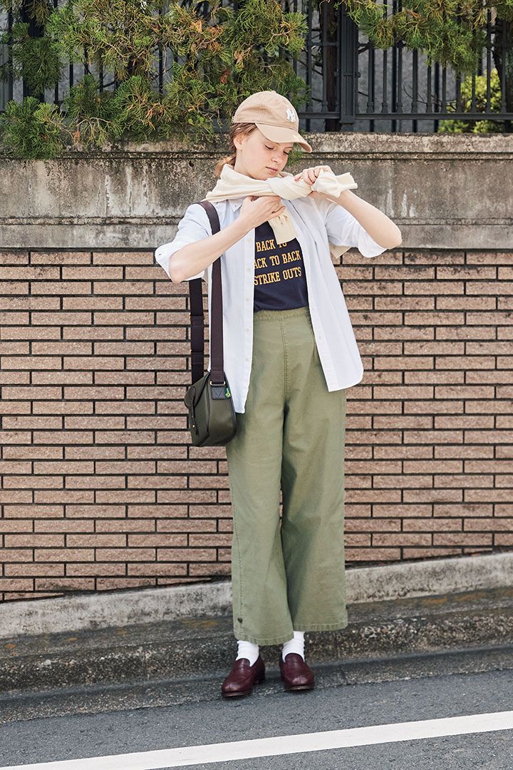 【最低気温19度×梅雨】の服装8選。Tシャツと薄手カーディガンのコンビが正解です！