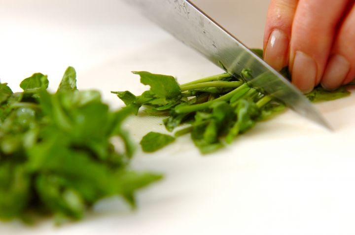 ささ身とクレソンの春巻きの下準備1