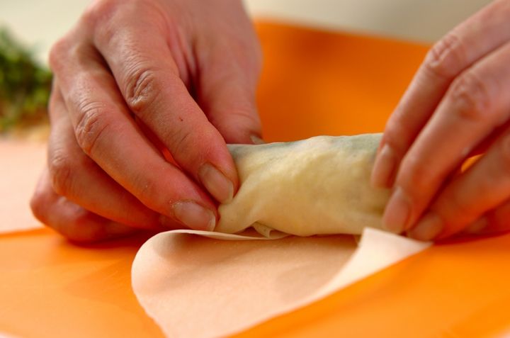 ささ身とクレソンの春巻きの作り方2