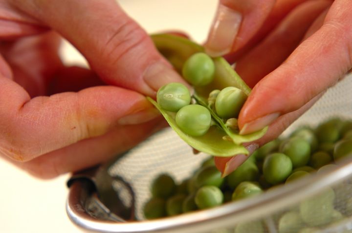 グリンピースご飯の下準備1