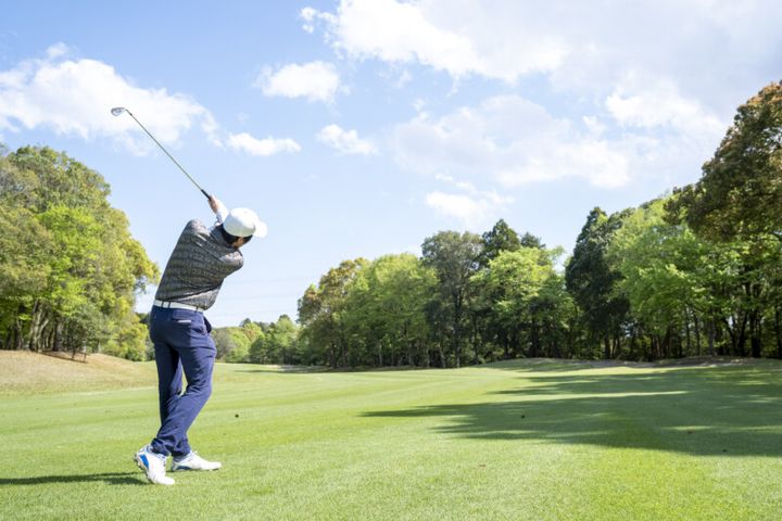 最新アイアンの打ちこなし方！「フェースを開閉…」とプロが解説