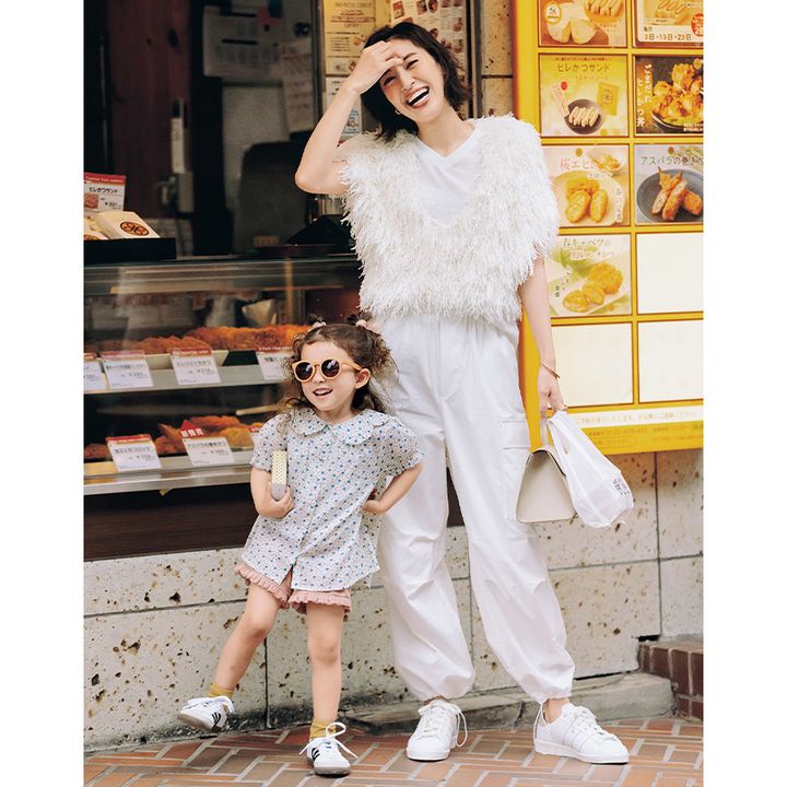 パラシュートパンツ,カーゴパンツ,ガリャルダガランテ,パラシュートパンツコーデ,ホワイトコーデ,岡本あずさ