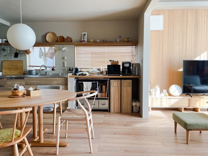 圧倒的に大多数です！おしゃれな家のダイニングテーブルは長方形？それとも丸型？