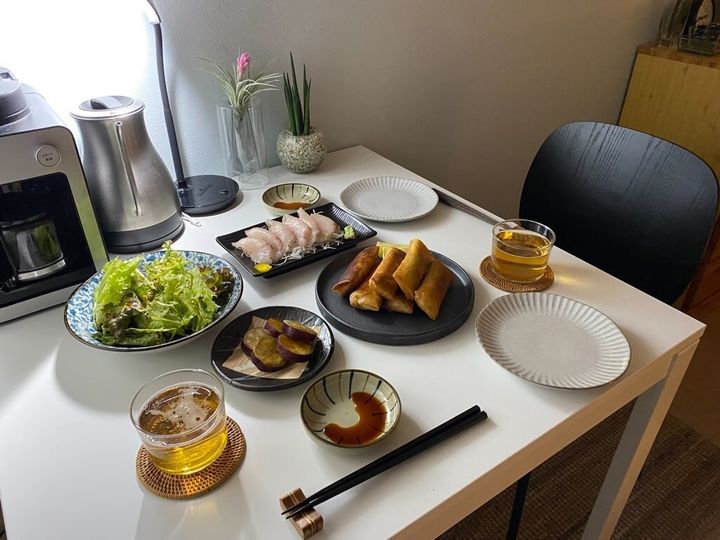 圧倒的に大多数です！おしゃれな家のダイニングテーブルは長方形？それとも丸型？