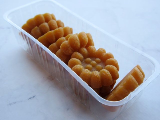 袋から取り出したハニーヤッカ