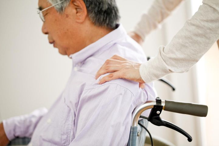 画像: 「老人ホームなんて恥ずかしい！ 行かねぇよ！」 → 「行ってくるわ！」【祖父が心変わり】したワケは？