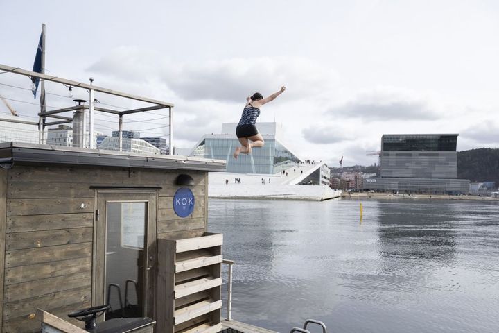 2回目、3回目になると建物の上から飛べるように