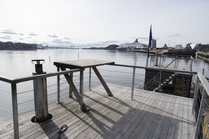 サウナ小屋の屋上。ここで涼むだけでも最高！