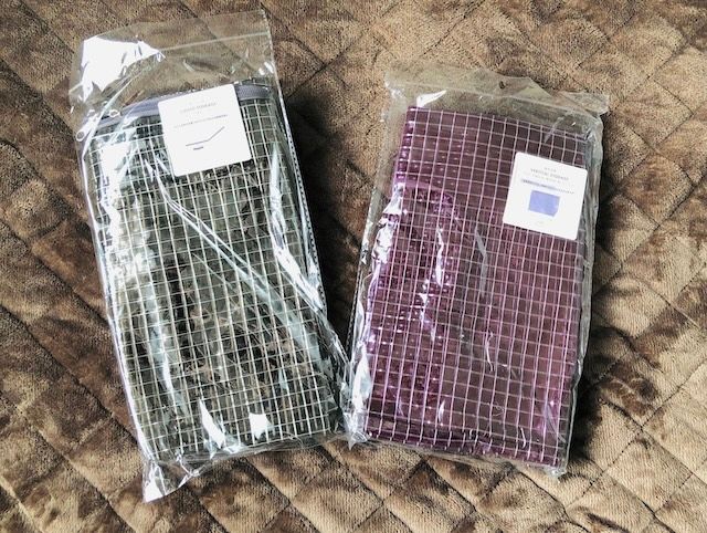 収納シリーズ２カラーを袋に入れたまま上から見た様子