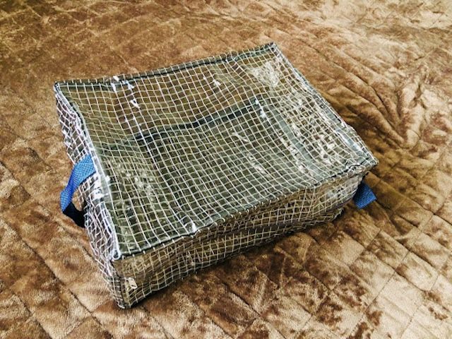 縦型収納を寝かした状態で斜めから見た様子