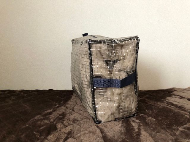 縦型収納に毛布を入れて立てた状態
