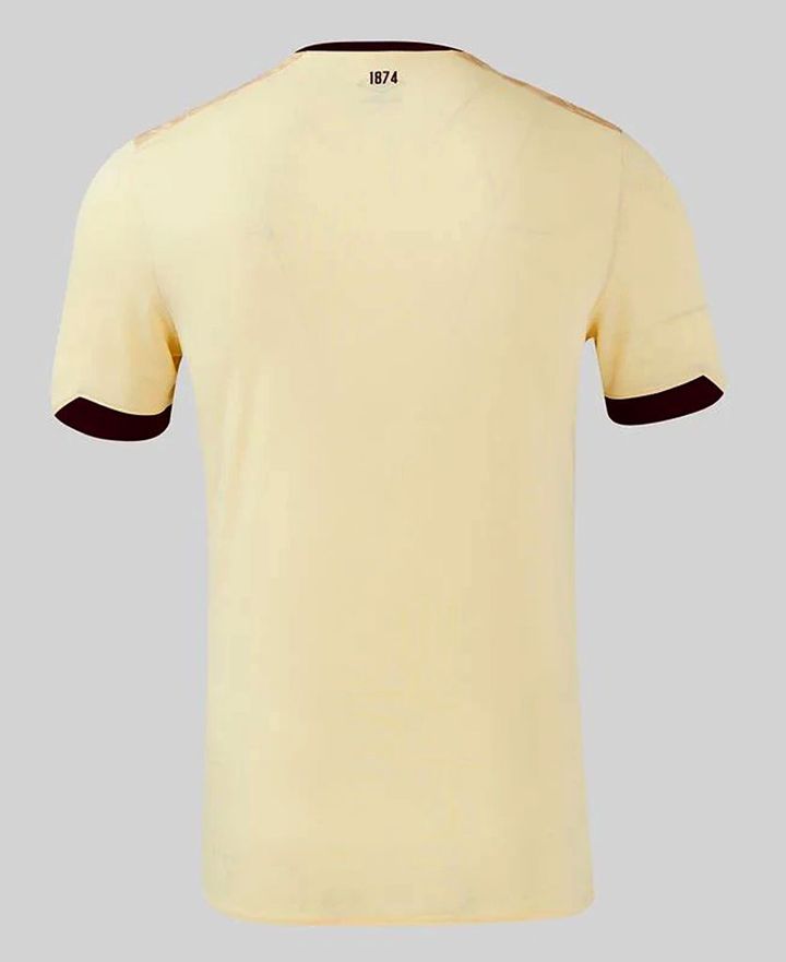 小田裕太郎がモデルに！スコットランド1部ハーツ、新アウェイユニフォームは「歴代デザイン」の集合体