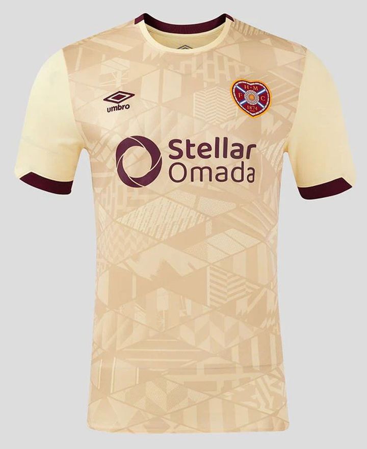 小田裕太郎がモデルに！スコットランド1部ハーツ、新アウェイユニフォームは「歴代デザイン」の集合体