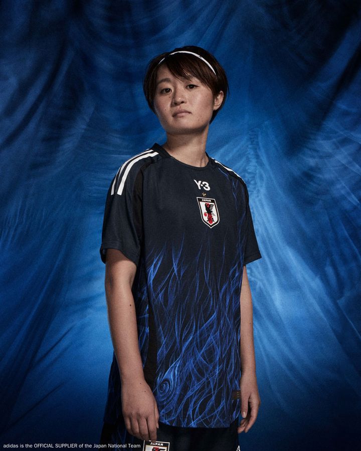 炎が復活！日本代表、2024新ユニフォームを発表 「ヨウジヤマモト×adidas」のY-3と歴史的なコラボが実現