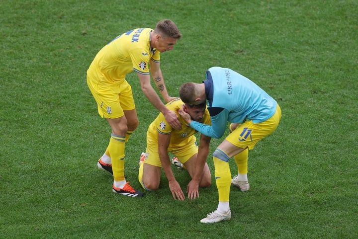 EUROで涙のウクライナ代表FW 「ゼレンスキー大統領がモチベーションをくれた…我が国がどれほど困難にあるか」