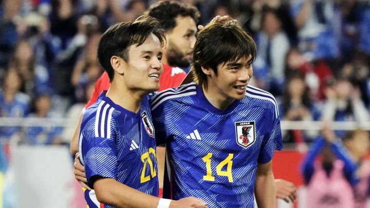 久保建英と伊東純也、私服で焼肉！中山雄太が3ショット投稿 「素敵」「最高」「豪華メンバー」