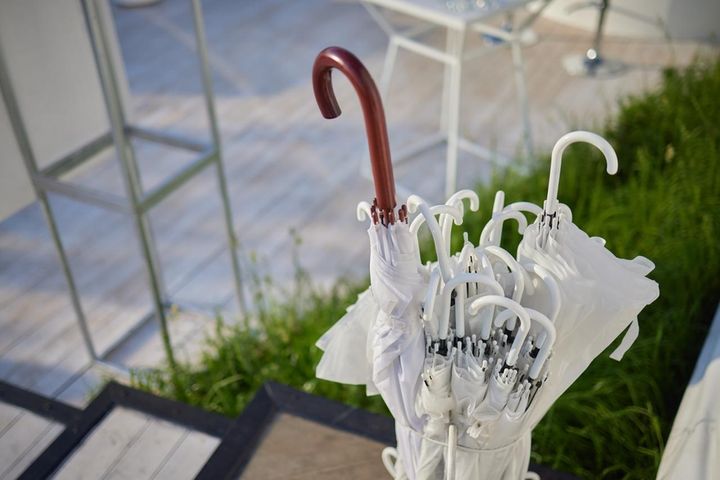 画像: 職場の【傘泥棒】が「許せない！」あえてマイ傘を囮にした『仕返し工作』をしてみたら──！？