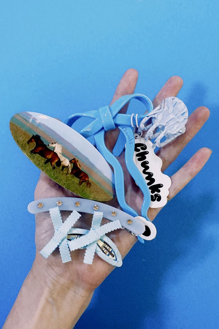 2024年夏のまとめ髪におすすめ◎ 爽やかで涼しげな夏色ヘアアクセ【ささやかですてきなもの 大谷有紀 vol.196】