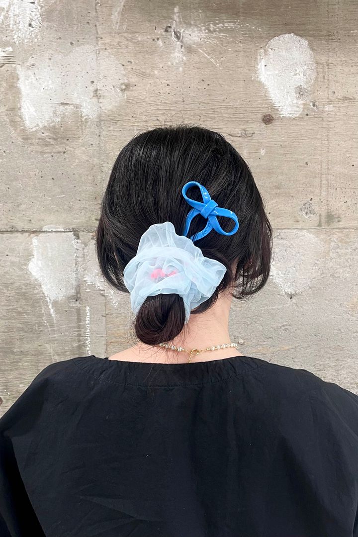 2024年夏のまとめ髪におすすめ◎ 爽やかで涼しげな夏色ヘアアクセ【ささやかですてきなもの 大谷有紀 vol.196】