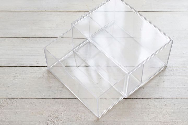 重なる透明収納ケース