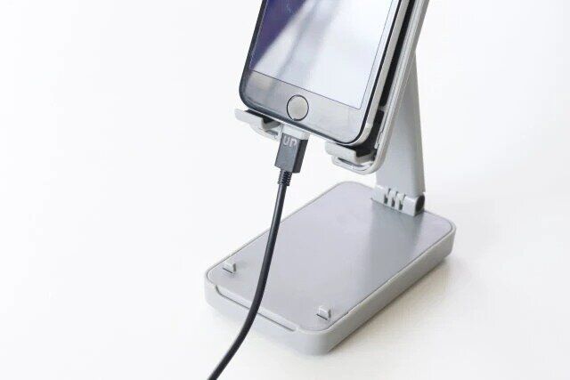 ダイソー 折り畳み式スマホスタンド－伸縮タイプ－ 縦置き