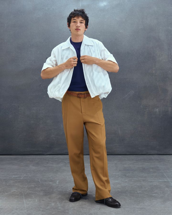 話題の「バブルシャツ」。新シーズンでは、白い斜めのストライプが入ったポプリンジャカードでアップデートされた。