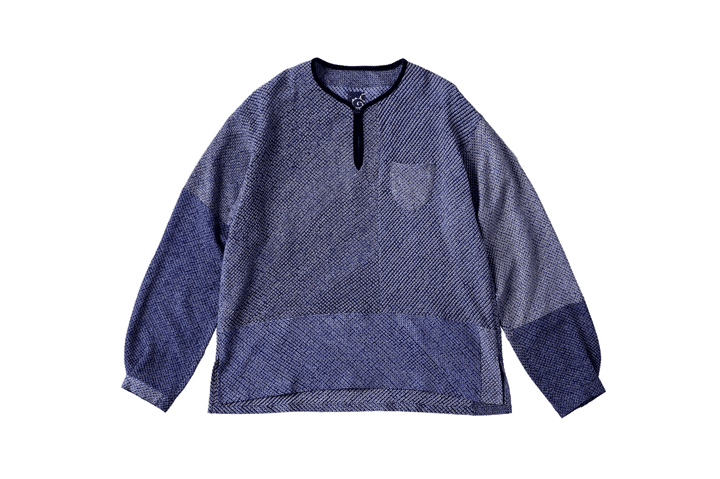 〈エフ アイ エル インディゴ キャンピング トレイラー〉のチュニックシャツ