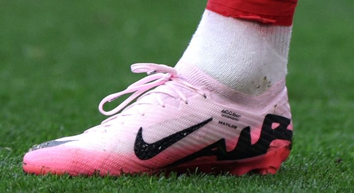 ロナウド、EUROでブルーノ・フェルナンデスにアシストした理由はこれ！？実はスパイクを借りていた説