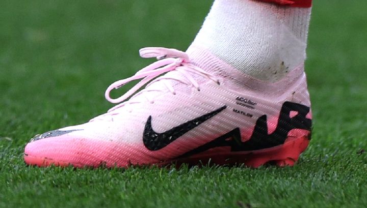 ロナウド、EUROでブルーノ・フェルナンデスにアシストした理由はこれ！？実はスパイクを借りていた説