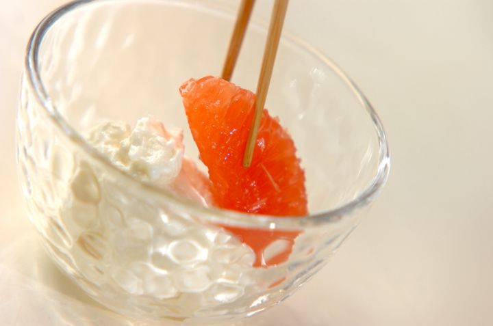 グレープフルーツのメープルマリネと水切りヨーグルトの作り方2