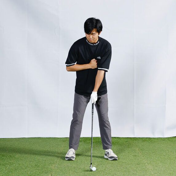 コンパクトスイングは“みぞおち”を使うだけ！体を使ったスイングをする方法