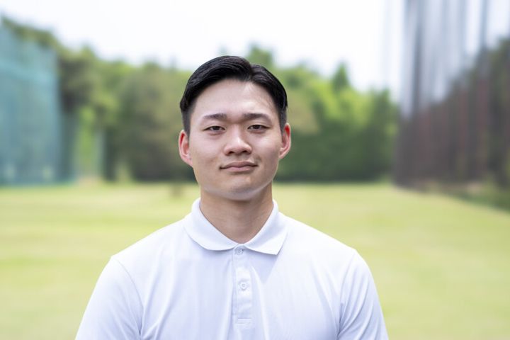 “超短く”握るグリップで一気に上手くなる！そのメリットをプロが解説