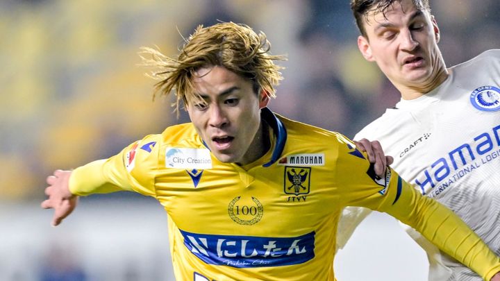 左利きの小川諒也を右サイドで起用する理由、シント＝トロイデン新監督が説明