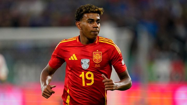 16歳でEURO出場のスペイン代表ヤマル、23時以降の労働で罰金500万円！？