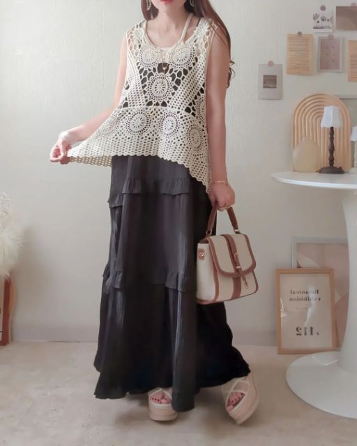 しまむらのヨウリュウフリルキャミOPと刺繍レースキャミを着たコーデ