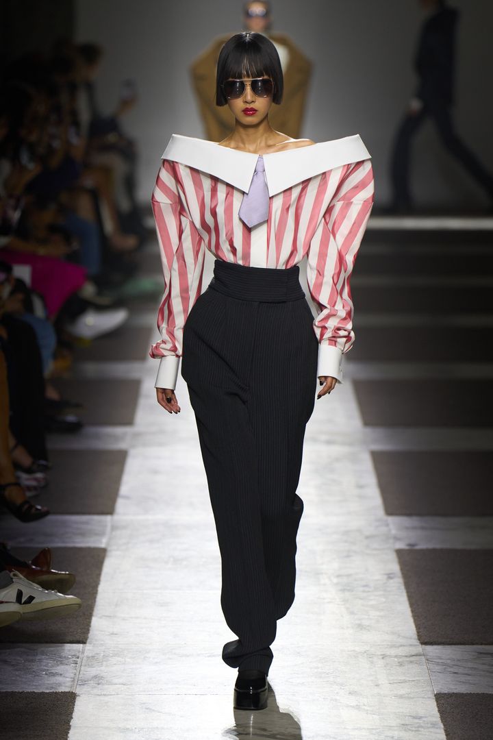 ヴィクター＆ロルフ 2023-24年秋冬コレクションより。