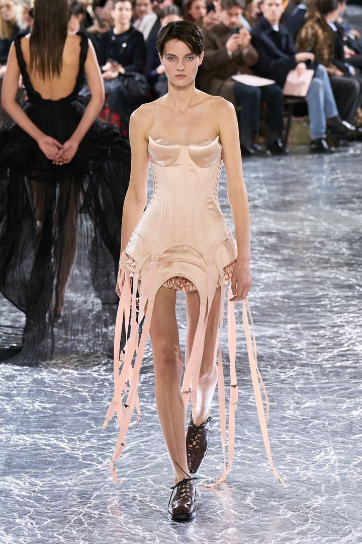 ジャンポール・ゴルチエ 2024年春夏オートクチュールコレクションより。