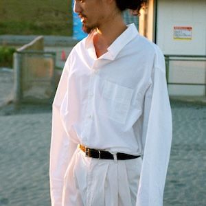 日用品図鑑：ビデオグラファー・田原翼の愛用する〈Paso〉のシグネットリングetc.