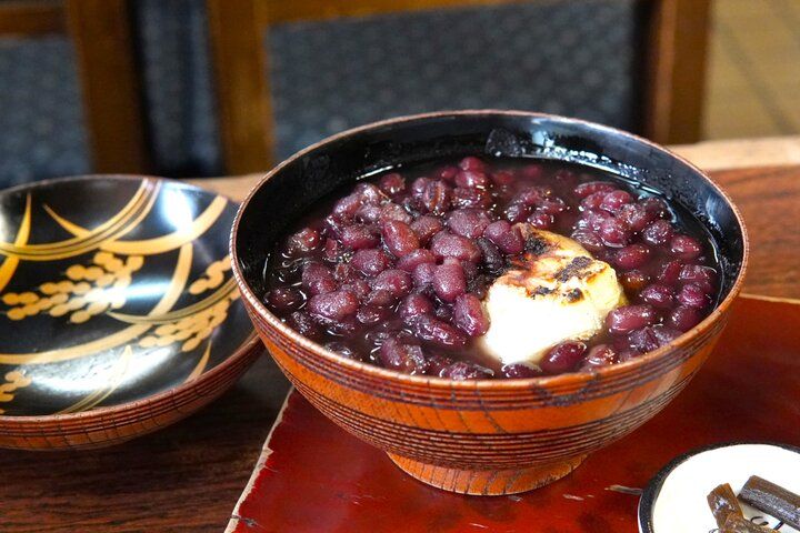 鎌倉の細い路地にたたずむ昔ながらの甘味処「納言志るこ店」でほっと一息♪