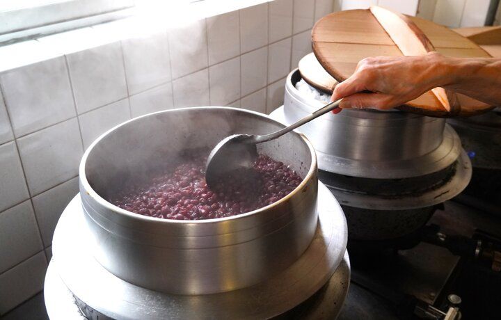 鎌倉の細い路地にたたずむ昔ながらの甘味処「納言志るこ店」でほっと一息♪