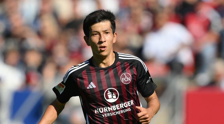 「奥抜侃志は移籍の対象ではない」とニュルンベルクSD明言 クローゼ新監督のもとで残留へ